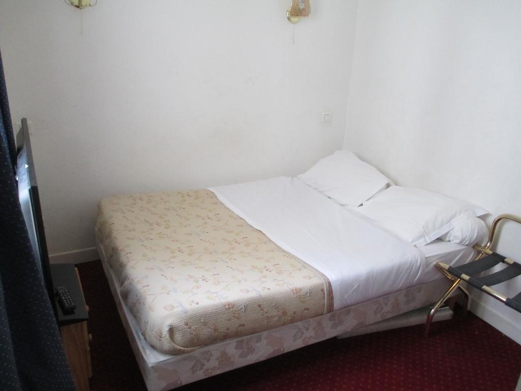 Central Hotel Paris Room photo